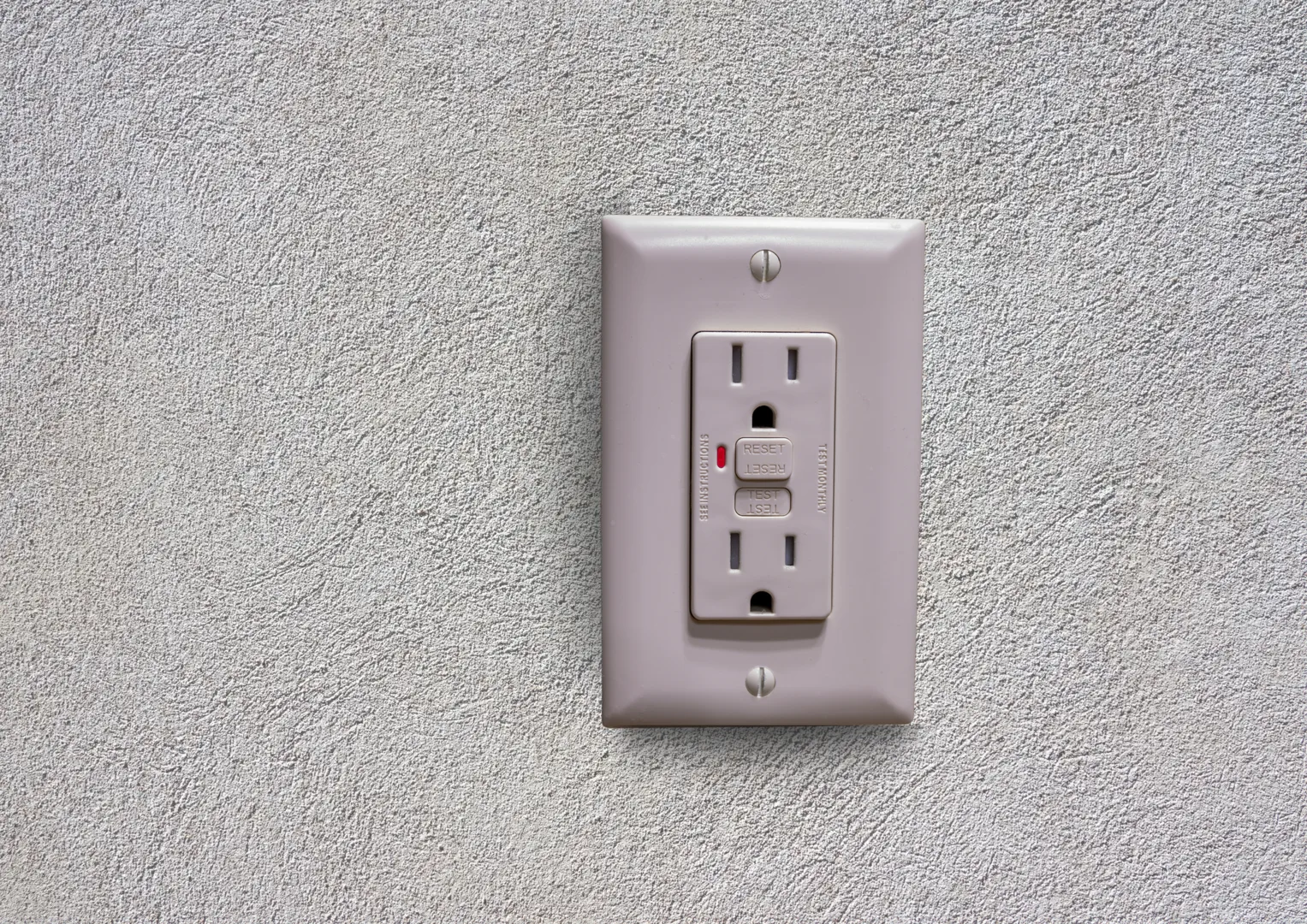7 Benefits of Installing Outdoor GFCI Outlets